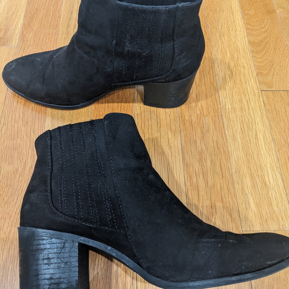 Lulu's Heeled Black Booties - Picture 3 of 5